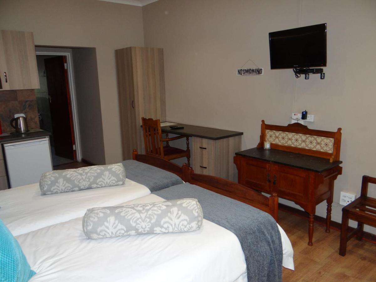 La Paix Guesthouse Beaufort West Exterior foto